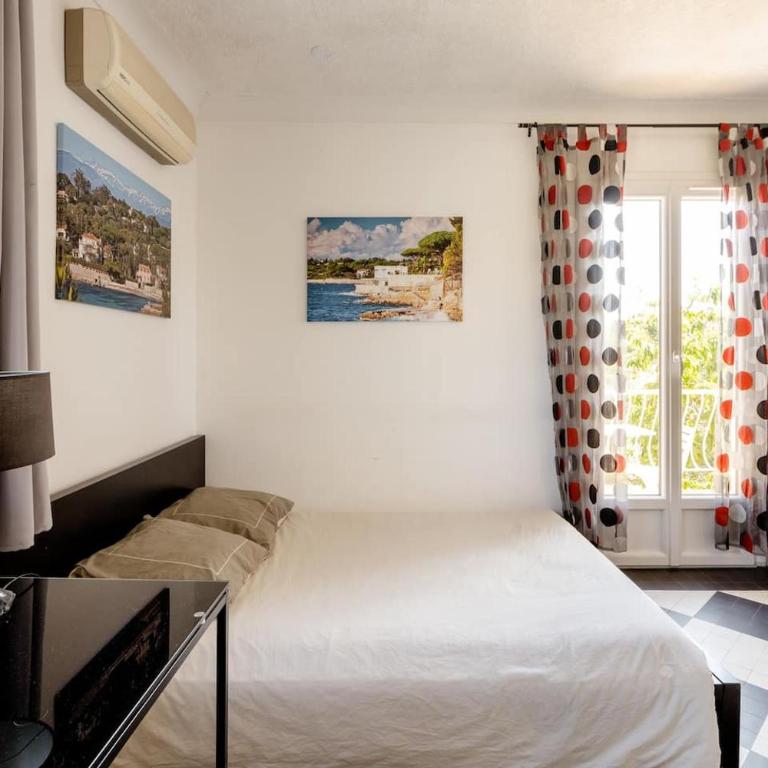 Studio Antibes - 5min des plages - Parking gratuit - Climatisation - Studio - Vue sur Mer - 10
