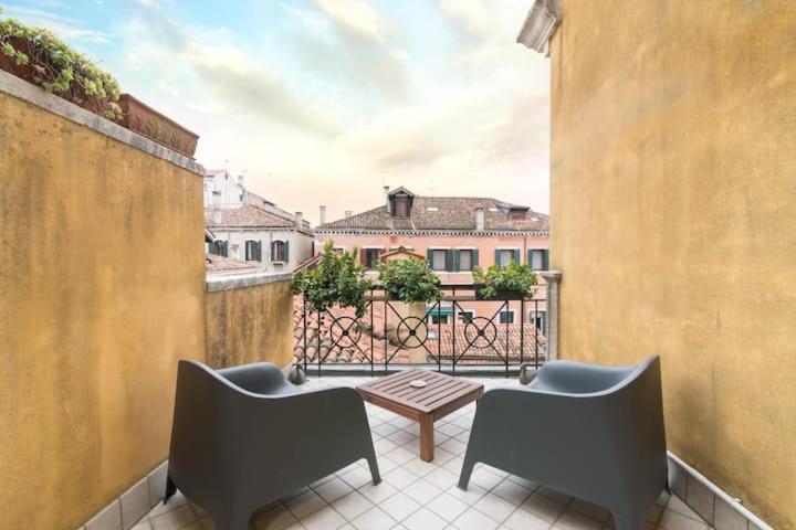 Ca’ Pesaro rooftop terrace apartment. - Two-Bedroom Apartment - 42