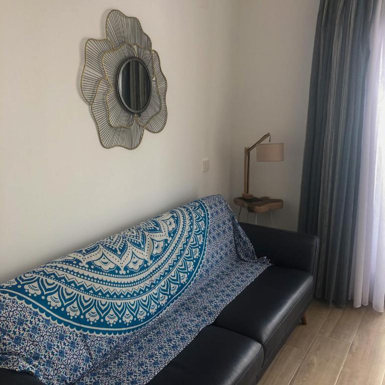 Exceptional 2 Bed Apartment a 2 Min Walk to Beach & close to Los Boliches Train - Apartamento de 2 dormitorios - 3