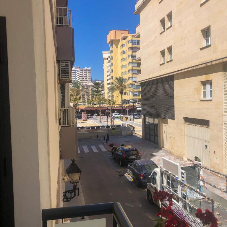 Exceptional 2 Bed Apartment a 2 Min Walk to Beach & close to Los Boliches Train - Apartamento de 2 dormitorios - 11