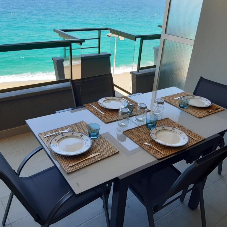 Apartamento vistas mar primera linea playa - Apartamento de 2 dormitorios - 4