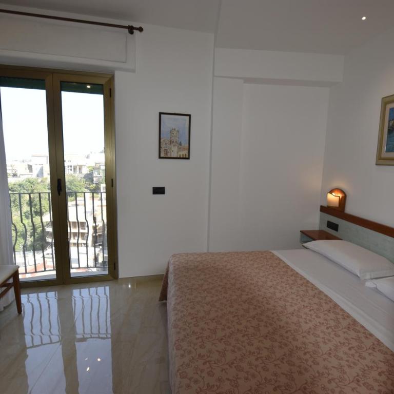 Hotel Condor - Double/Twin Room with Partial Sea View - 4