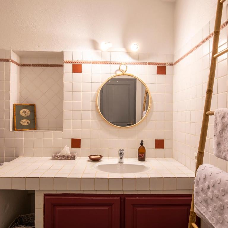 Maison Ventoux 2 Luxe Calme Central Linge fourni - Two-Bedroom Apartment - 35