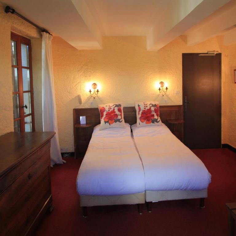 Hostellerie Le Beffroi - Chambre Double ou Lits Jumeaux avec Douche - 7
