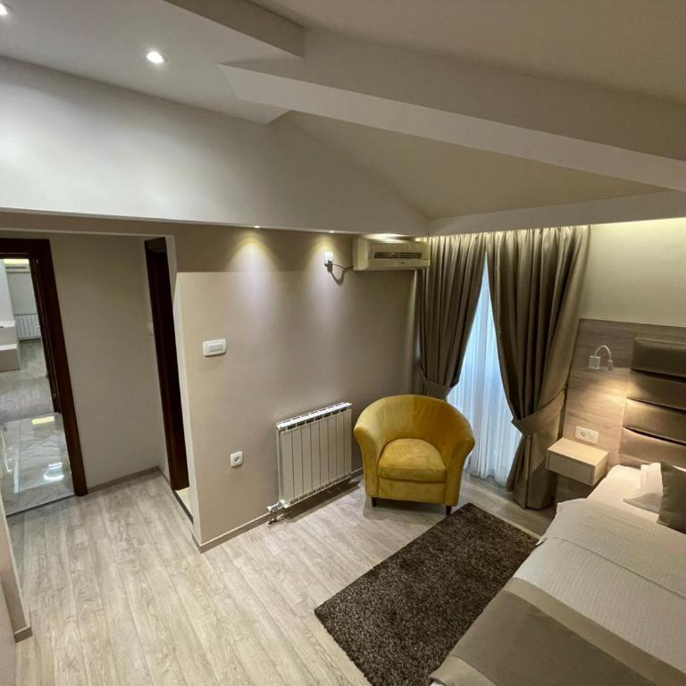Hotel Holiday - Single Room - 4