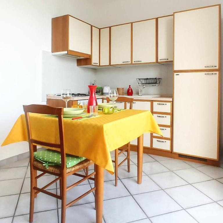 Casa Sunrise - Lovely sea front apartment - Two-Bedroom House - 4