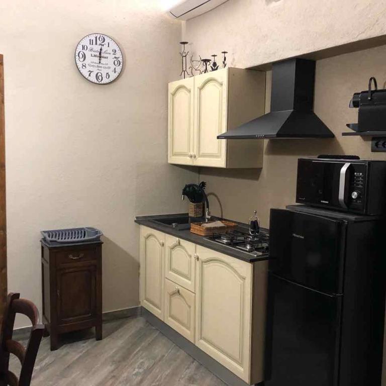 Lovely Apartments Barra di ferro centro Storico Cuneo - One-Bedroom House - 1