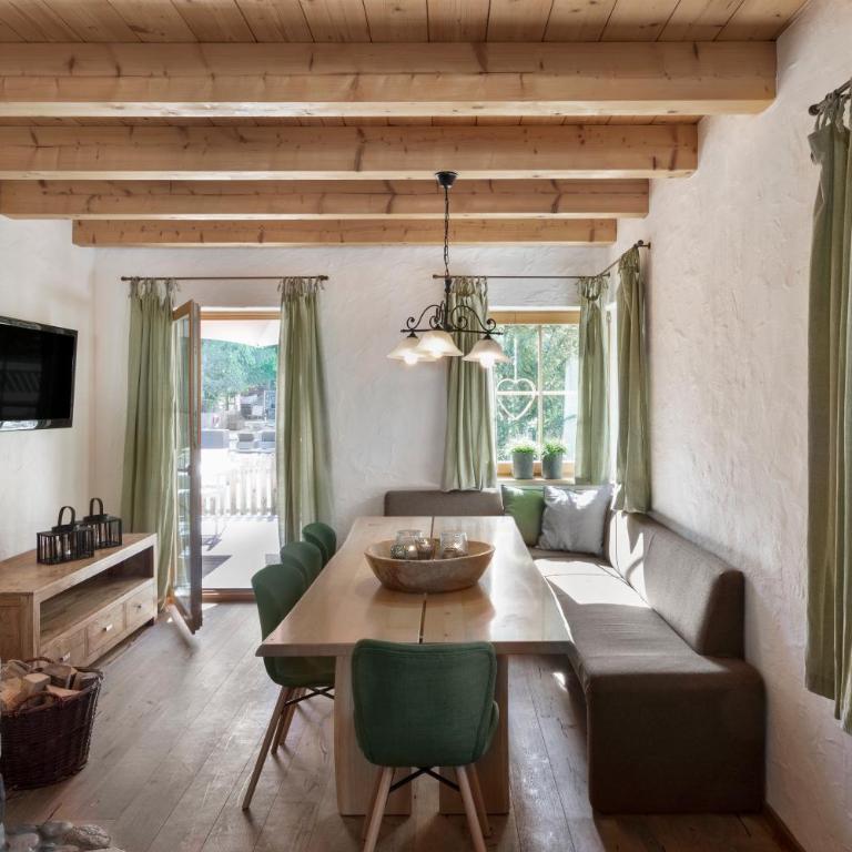 Das Dorf in der Stadt - Exklusives Chalet mit 5 Schlafzimmern, Balkon und Terrasse B - 10