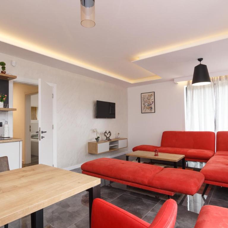 Deluxe Feliciano Apartments - Deluks Dvokrevetna Soba sa Bračnim Krevetom i Balkonom - 14