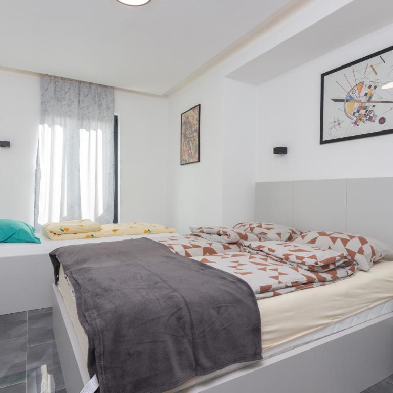 Deluxe Feliciano Apartments - Deluks Apartman - 9