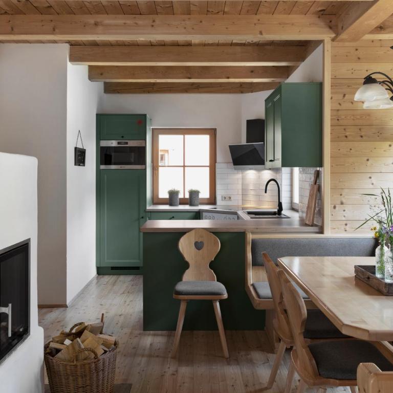 Das Dorf in der Stadt - Exklusives Chalet mit 3 Schlafzimmern und Terrasse B - 1