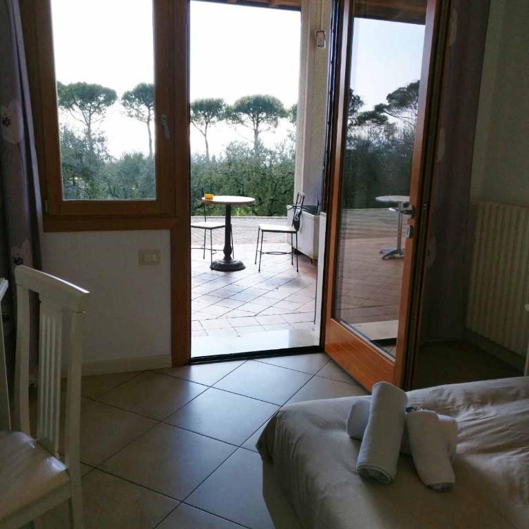 Agriturismo Nonna Bettina - Camera Matrimoniale con Vista Lago - 4