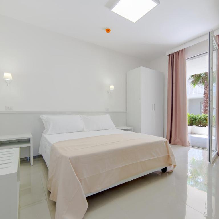 Smart Hotel Ugento - Camera Matrimoniale con Vista Giardino - 3