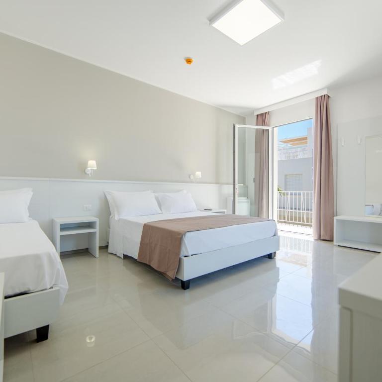 Smart Hotel Ugento - Camera Tripla - 1