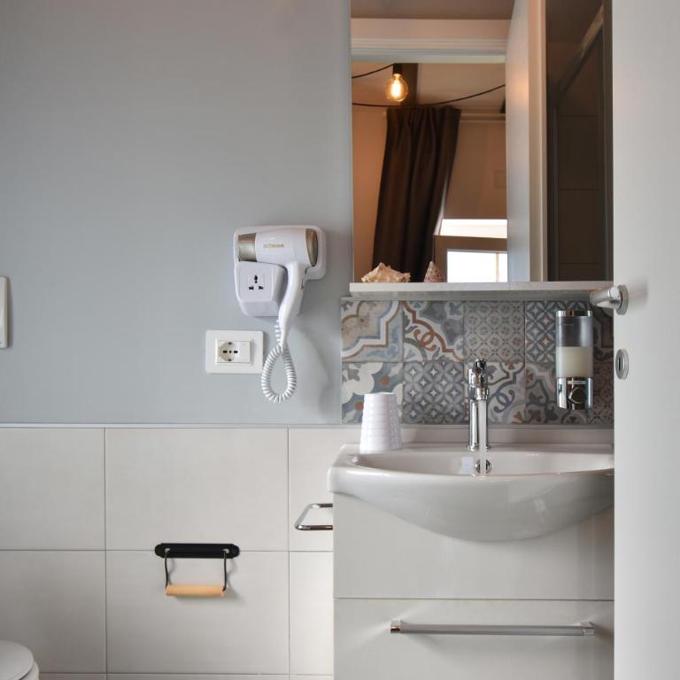 Al Faro Bianco B&B e Residence con parcheggio - Monolocale Familiare - 9
