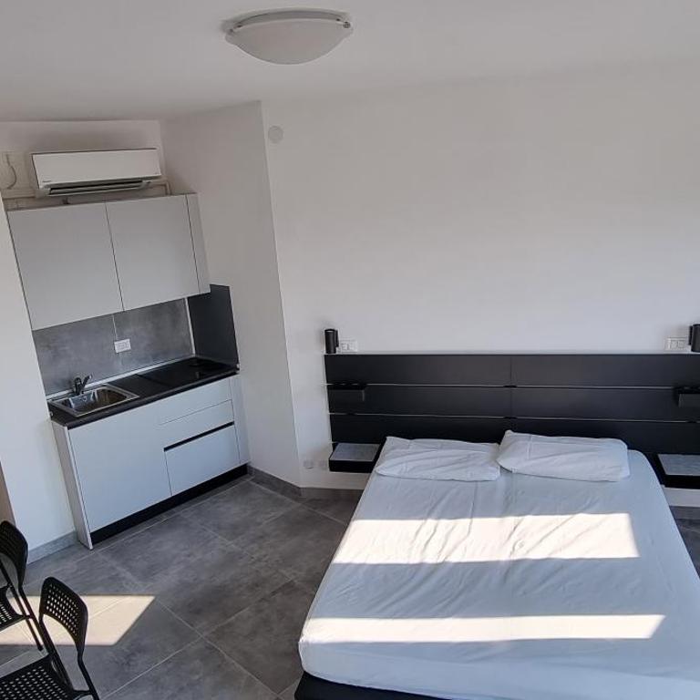 International Seaview Apartments - Studio with Garden View - 17