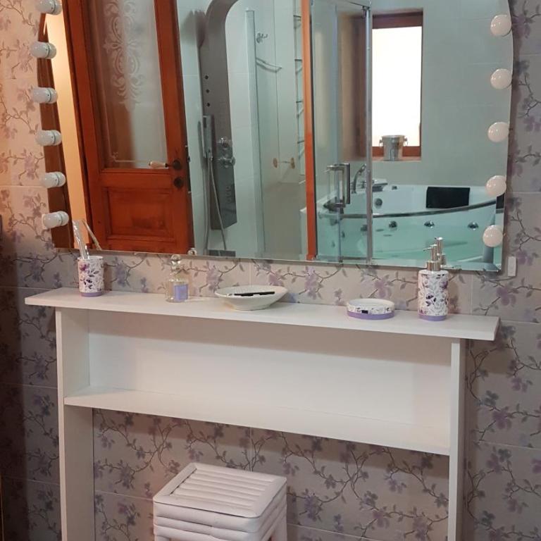 Amanda's Dream - Two-Bedroom Deluxe Apartment - 32