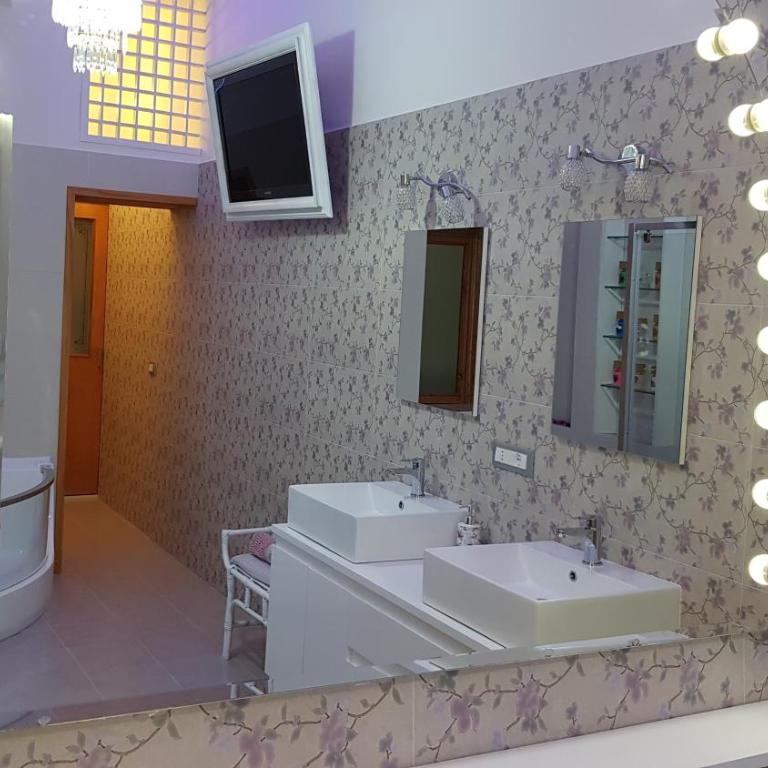 Amanda's Dream - Two-Bedroom Deluxe Apartment - 33