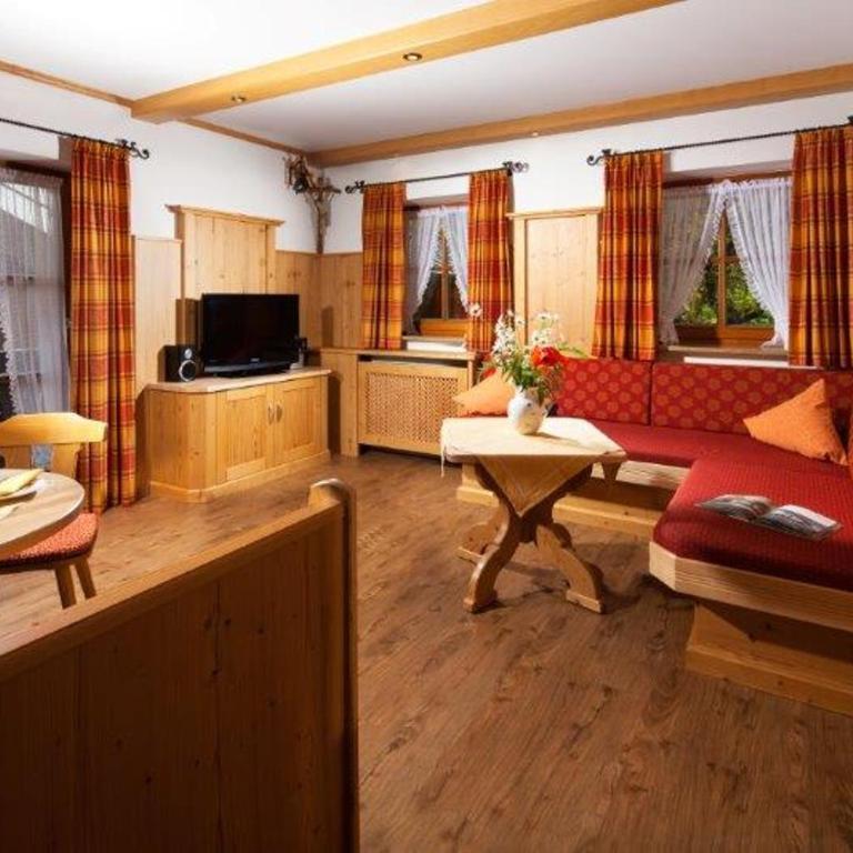 Pfingstlerlehen - Two-Bedroom Apartment - 2