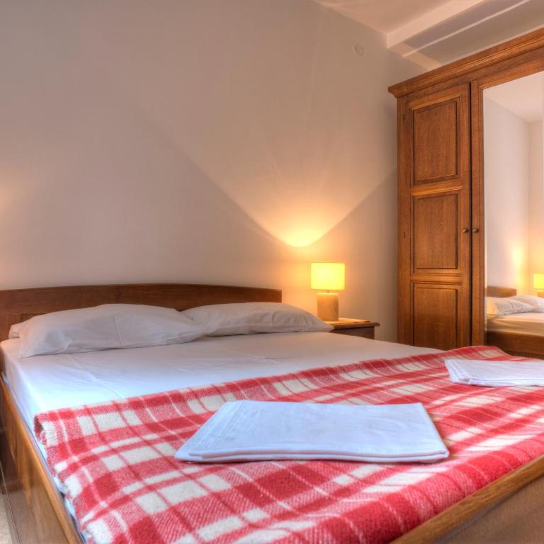 Guest House Maslina - One-Bedroom Apartment with Balcony - 1