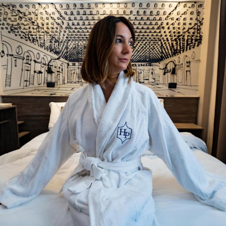 Hotel Plaza - Superior Double or Twin Room - 8