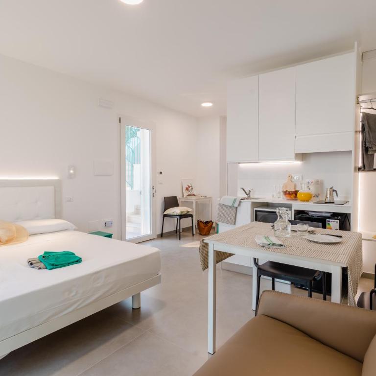 SMERALDO RESIDENCE - Monolocale con Vista Mare - 11