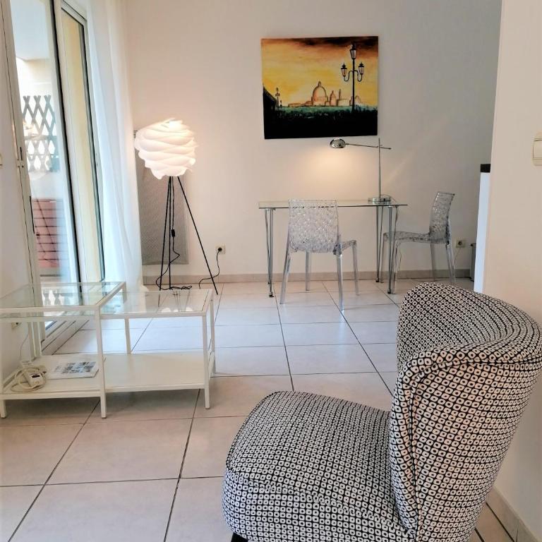 Studio neuf 25 m2, terrasse 35 m2 proche port Nice, Centre ville - Appartement 1 Chambre - 3