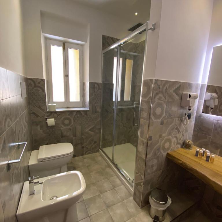 Holiday Guesthouse - Camera Tripla Deluxe - 14