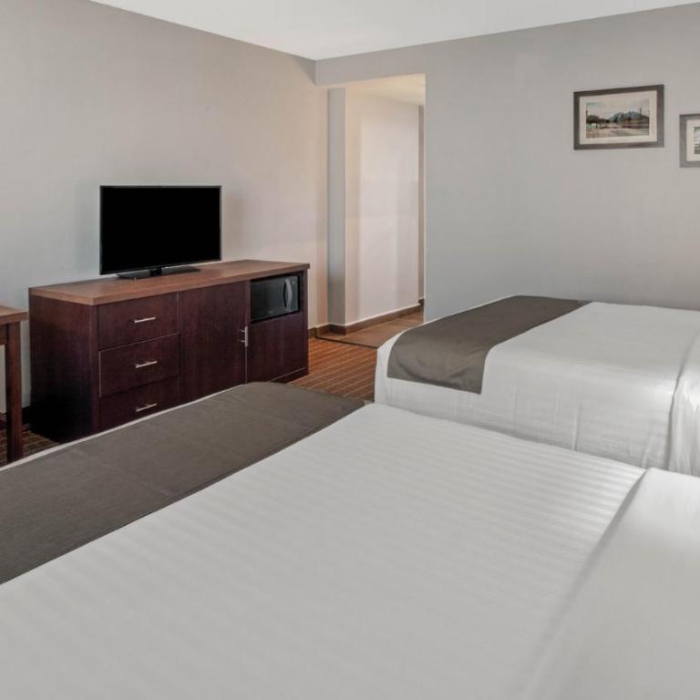 CHN Hotel Monterrey Centro, Trademark Collection by Wyndham - Queen Room with Two Queen Beds - Mobility Access/Non-Smoking - 4