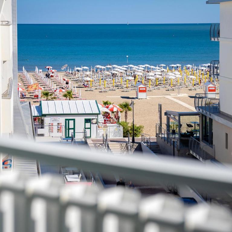 Hotel Marisa - Camera Matrimoniale con Balcone e Vista Mare - 8