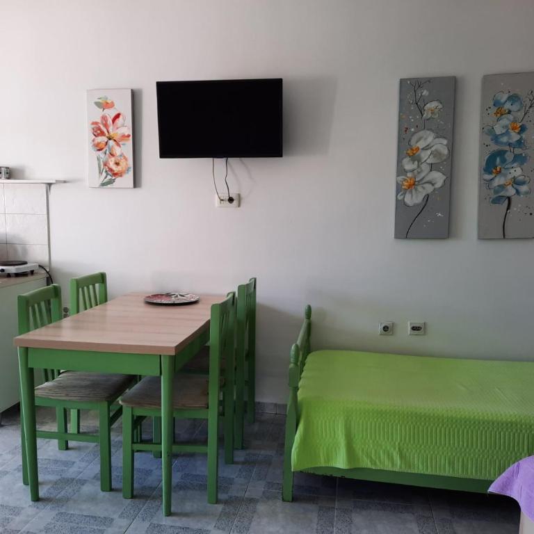 Apartments Milicevic - 4-Bed Mixed Dormitory Room - 4
