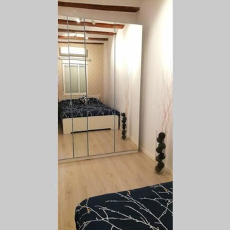 Precioso Apartamento frente del Mercado Central - Two-Bedroom Apartment - 7