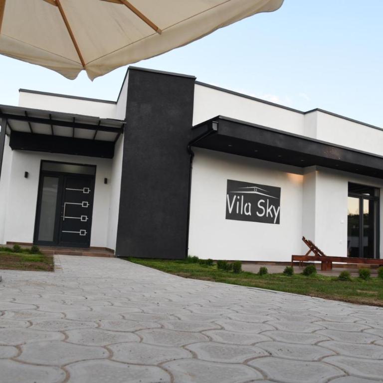 Vila Sky Kragujevac - Apartment with Pool View - 24