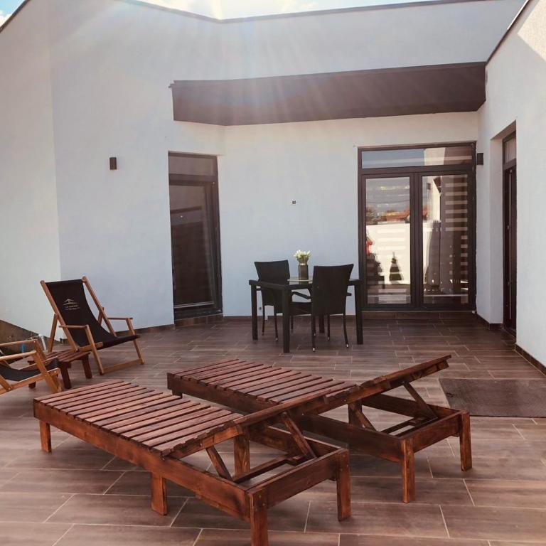 Vila Sky Kragujevac - Apartment with Pool View - 26