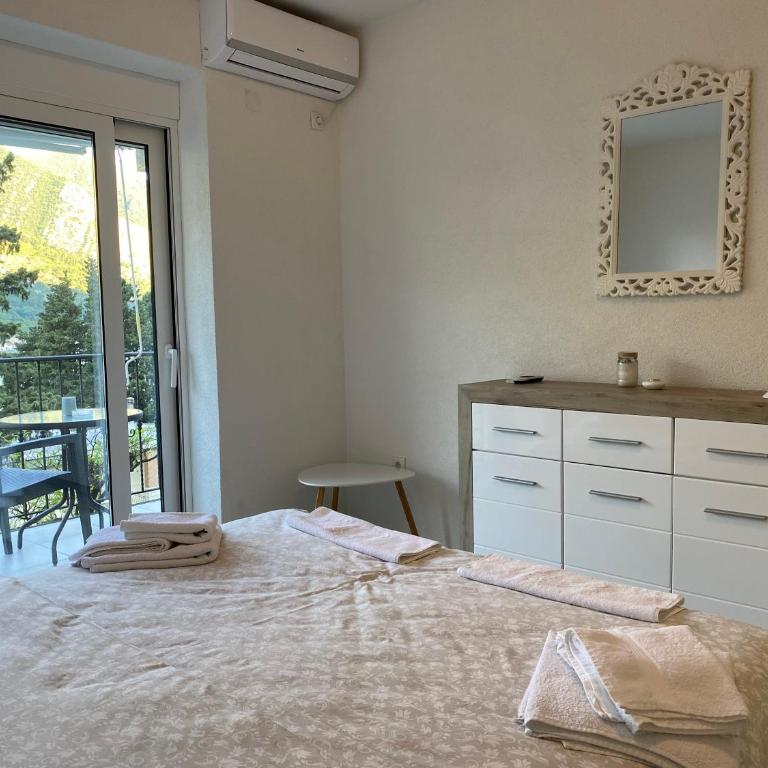 Bay View Apartments - Apartment with Sea View - 38