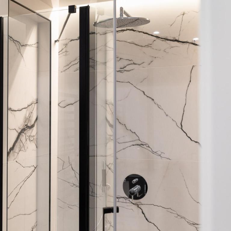 A CASA DEI NONNI - Camera Matrimoniale con Bagno Privato - 11