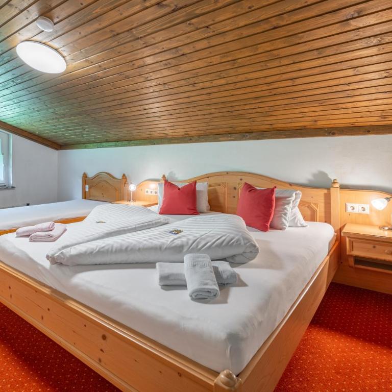Panoramahotel Stocker - Familiensuite mit 2 Schlafzimmern - 1