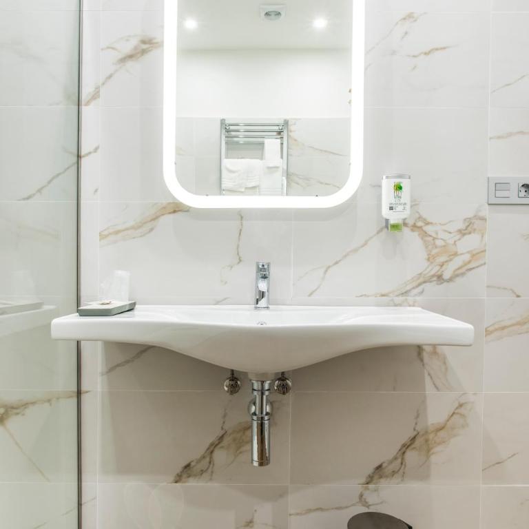 Hotel Santa Cruz - Suite Deluxe con bañera de hidromasaje - 13