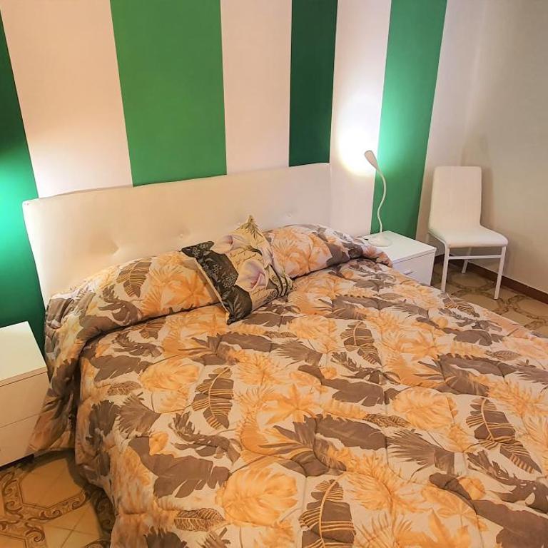 B&B Le Quattro Stagioni - Camera Matrimoniale con Bagno Privato - 1