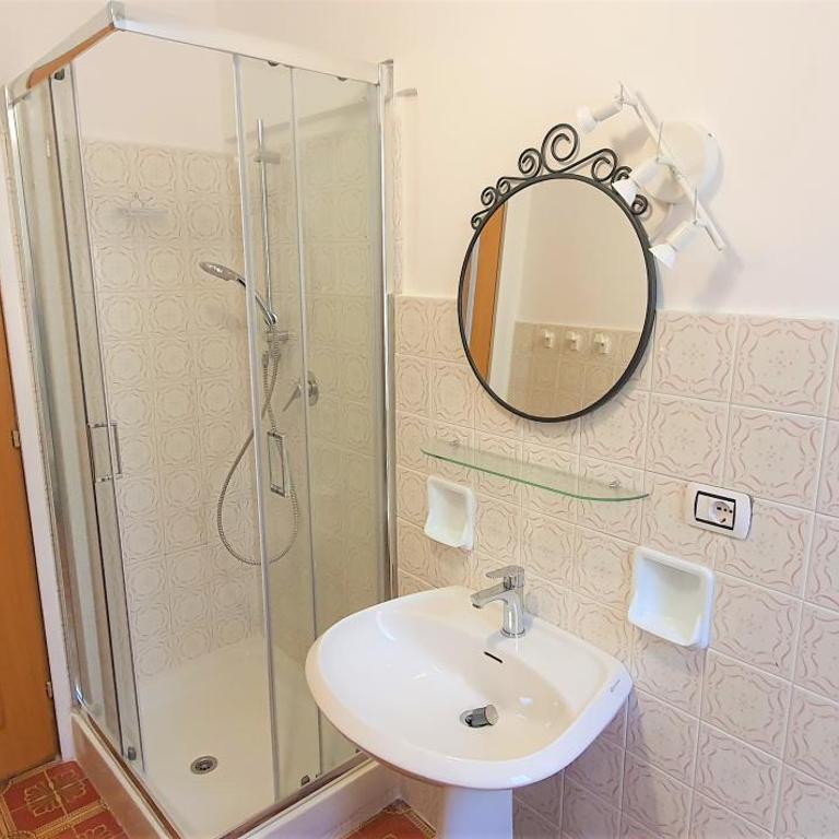 B&B Le Quattro Stagioni - Camera Matrimoniale con Bagno Privato - 2