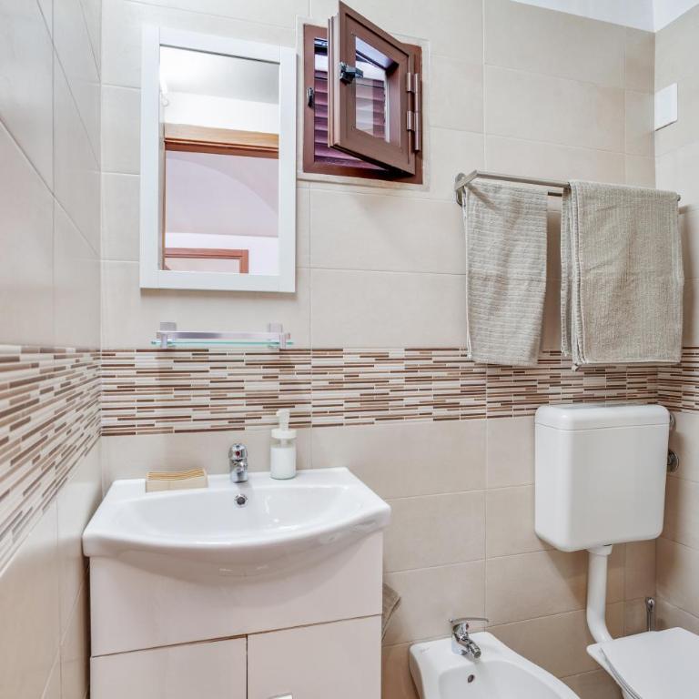 Tiny House 21 Bright Aparment - Appartamento con 2 Camere da Letto - 21
