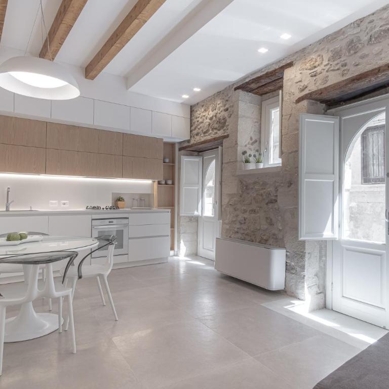 Casa Zummo Ortigia Luxury Apartment - Two-Bedroom Townhouse - 1