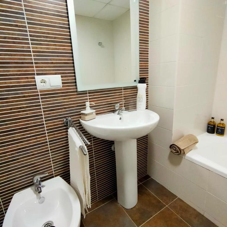 Donoso Cortes Apartment - Alicante - Two-Bedroom Apartment - 26