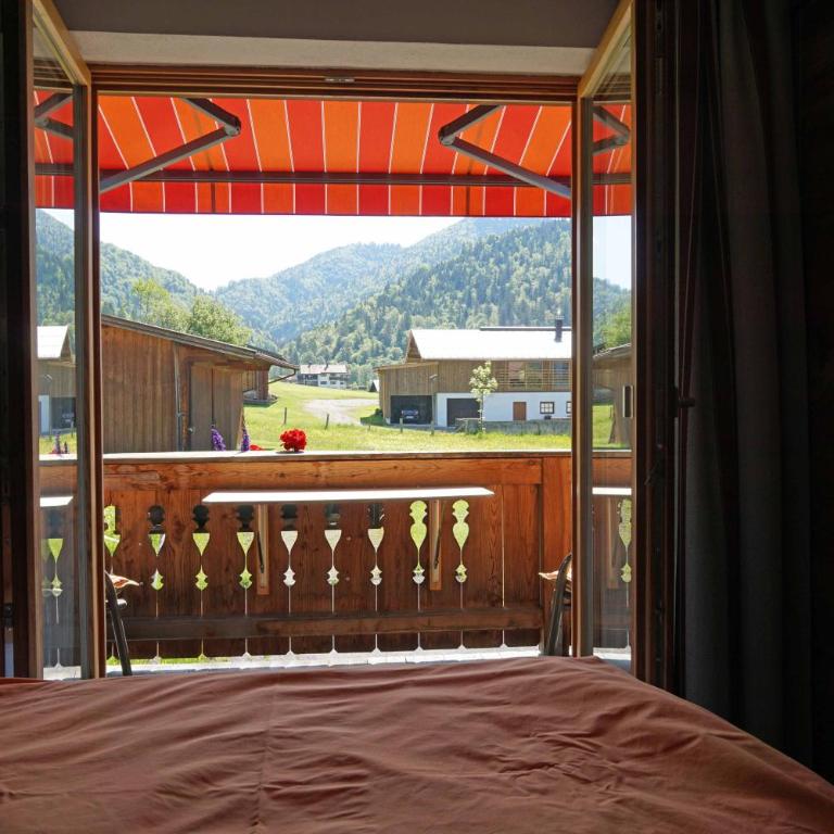 Haus Zauner - Dreibettzimmer mit Bergblick - 11