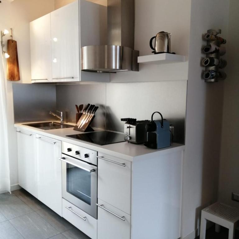 Bellagio Holiday Home - Apartment with Balcony - 17