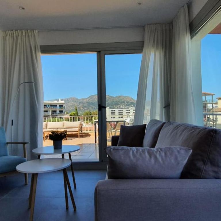 Beautiful apartment, sunny terrace, top floor with beach view or ground floor with terrace - Two-Bedroom Apartment - 36