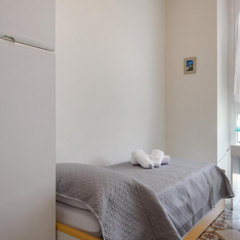 GuestHost - Piazza Concordia Apartment with Balcony - Two-Bedroom Apartment - 5