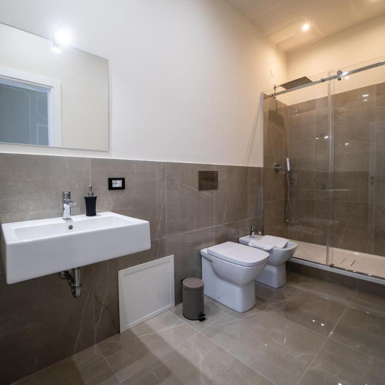 Amaris - Double Room with Private Bathroom - 19
