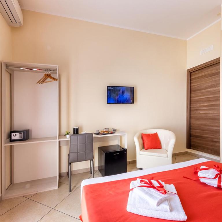 Re Diego - Double Room with Balcony - 11