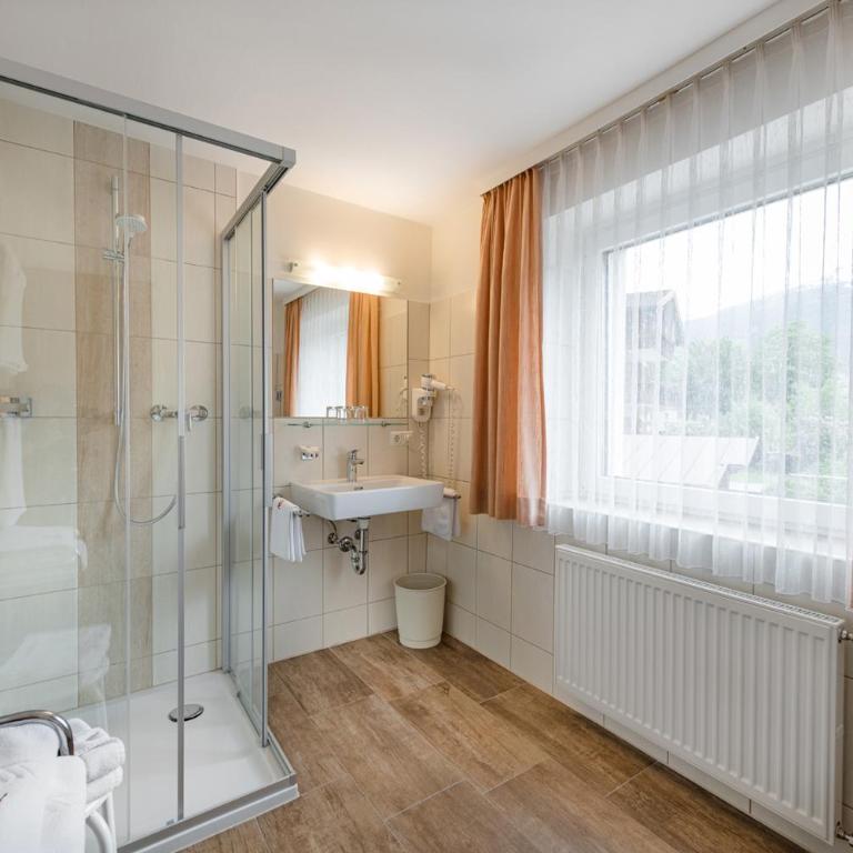 Pension Maria - Doppelzimmer mit Balkon - 5